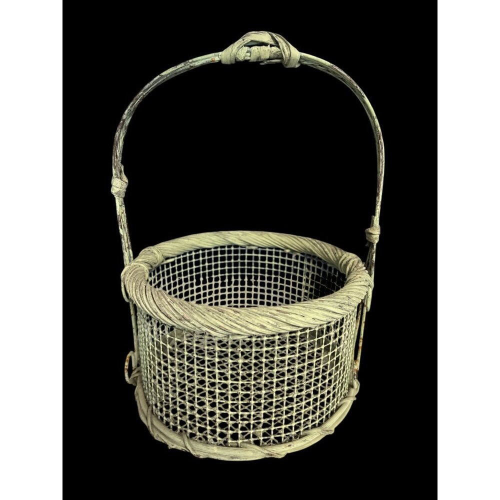 Vintage Wire and Wicker Basket with Handle – Rustic Farmhouse Decor – Round Mesh